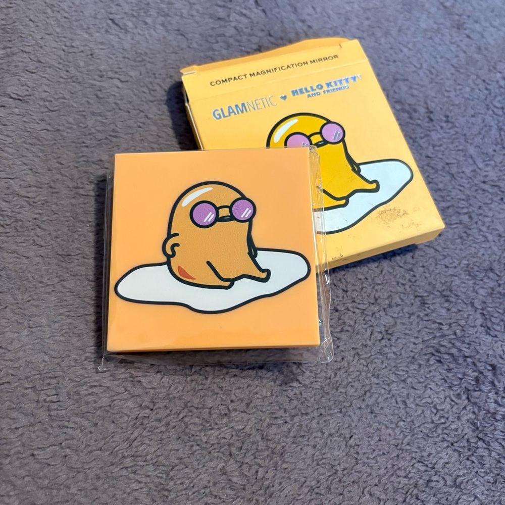 Glamnetic x Hello Kitty Compact Magnification Mirror - Yellow